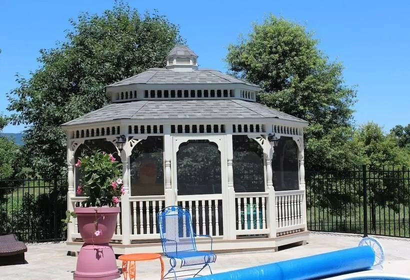 Carriage Stop Bed & Breakfast