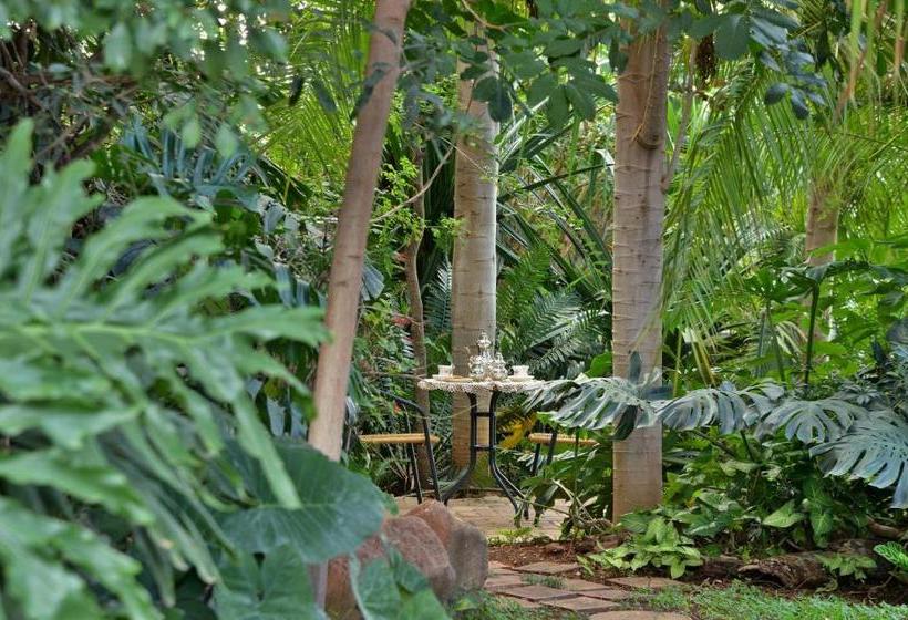 پانسیون Kasane Self Catering