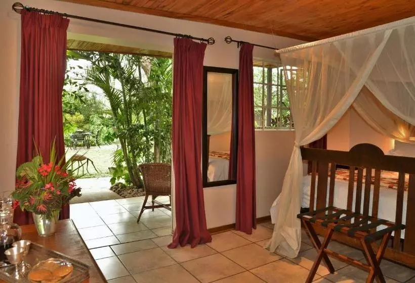 پانسیون Kasane Self Catering