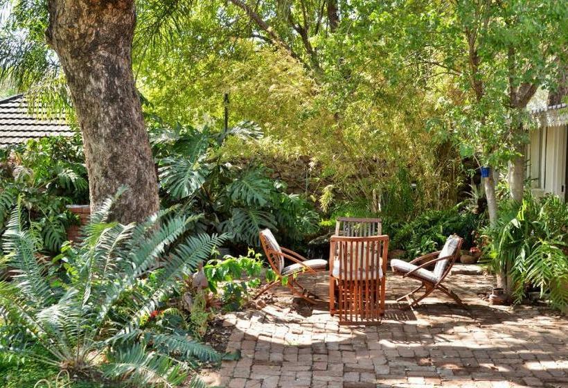 پانسیون Kasane Self Catering