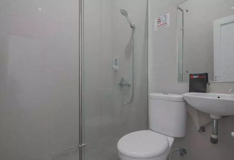 Majatalo Reddoorz Near Hermes Place Polonia Medan