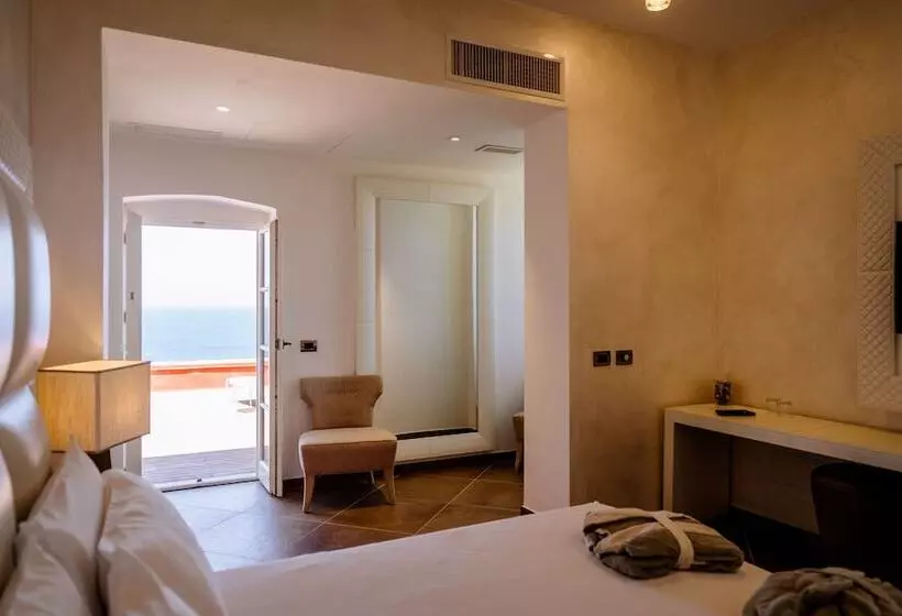 Resort Faro Di Punta Fenaio