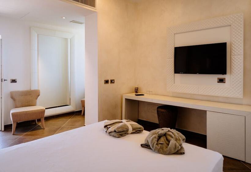 Resort Faro Di Punta Fenaio