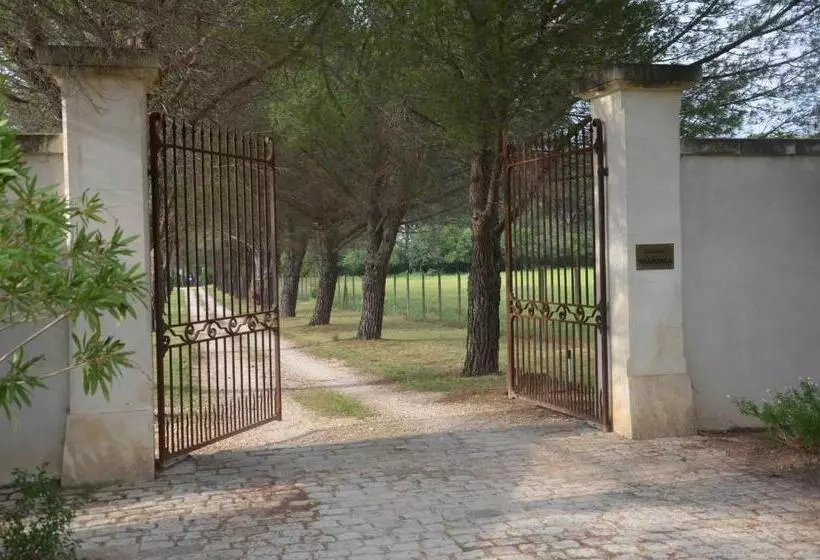 Aamiaismajoitus (B&B) Domaine Shambala   Maison D Hôte En Provence   Piscine Chauffée