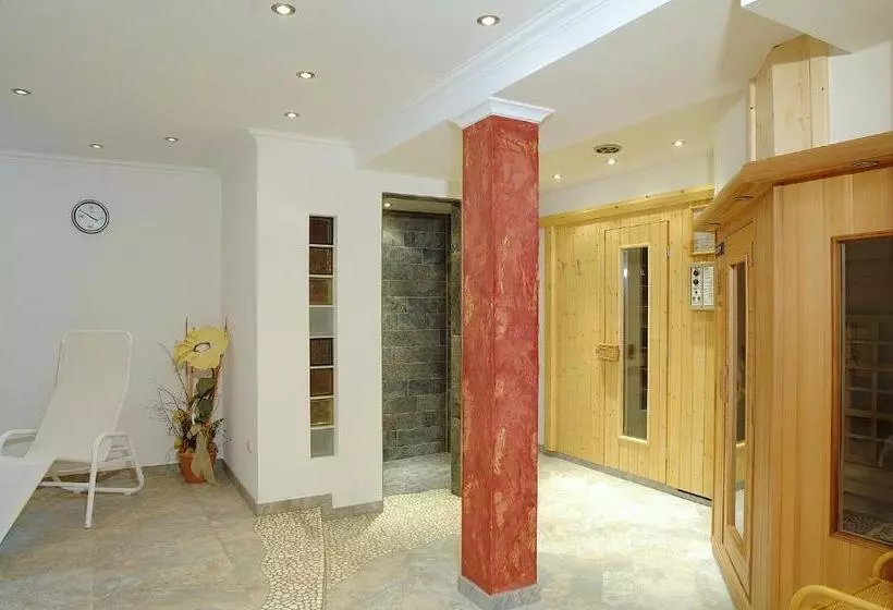 تختخواب و صبحانه Pension & Appartements Anny