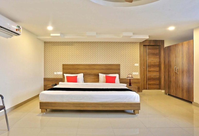 Fotos del hotel Capital O 15079 Navvada Regency:  5