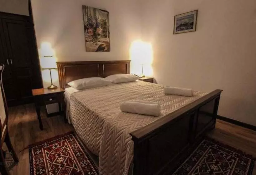 هتل Kastro