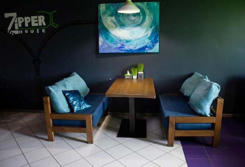 Zipper House   Hostel