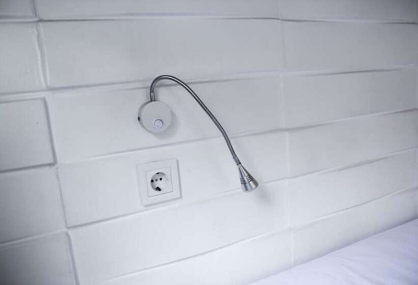 Zipper House   Hostel