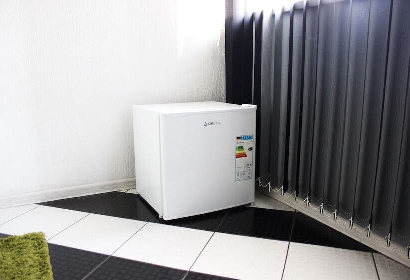 Zipper House   Hostel