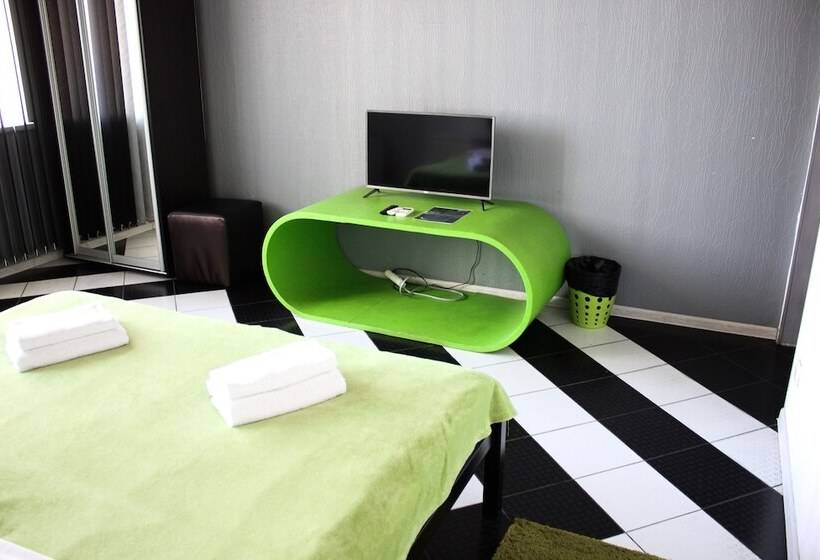 Zipper House   Hostel