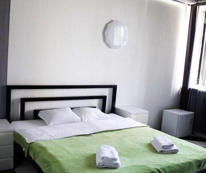 Zipper House   Hostel