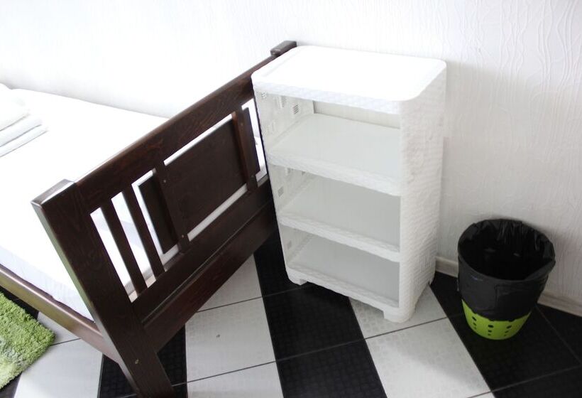 Zipper House   Hostel