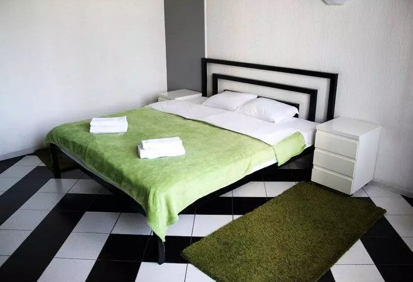 Zipper House   Hostel