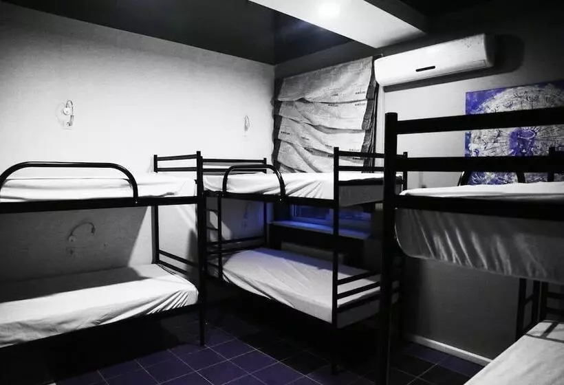 Zipper House   Hostel