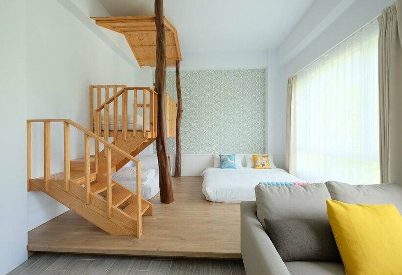تختخواب و صبحانه Childlike House