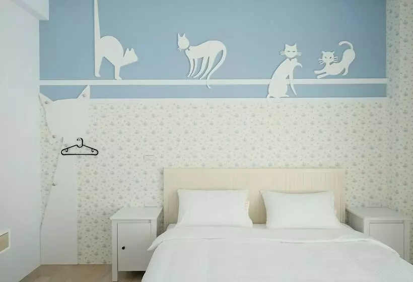 تختخواب و صبحانه Childlike House