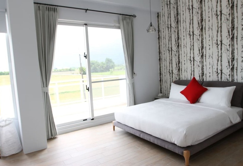 تختخواب و صبحانه Childlike House