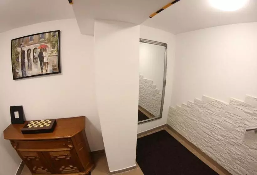 هتل Casa Bucovineana