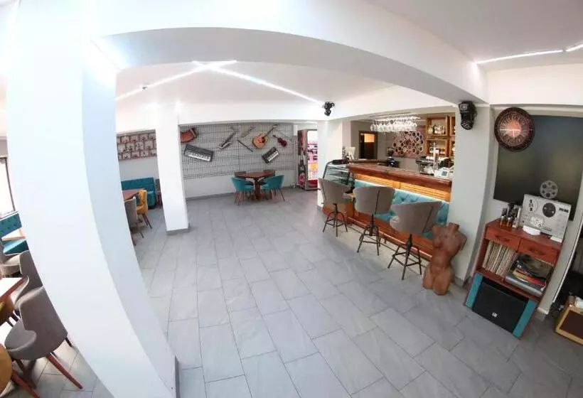 هتل Casa Bucovineana