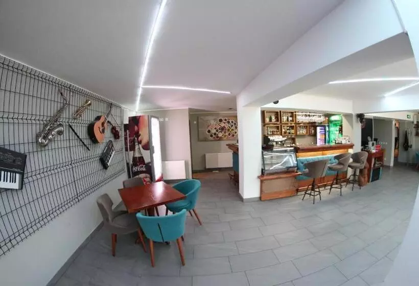 هتل Casa Bucovineana