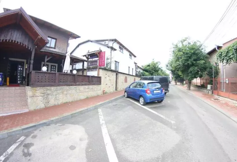 هتل Casa Bucovineana