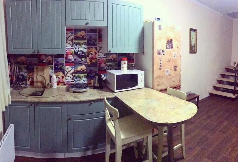 پانسیون Komnata V Gostevom Dome Na Metro Osokorki