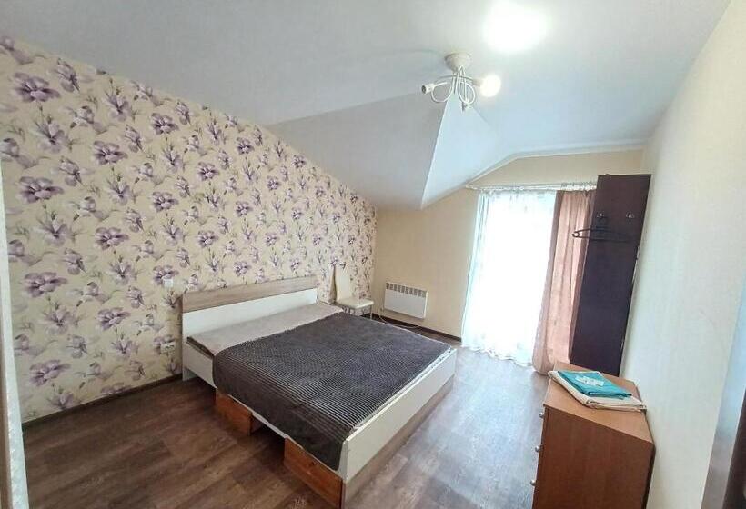 پانسیون Komnata V Gostevom Dome Na Metro Osokorki