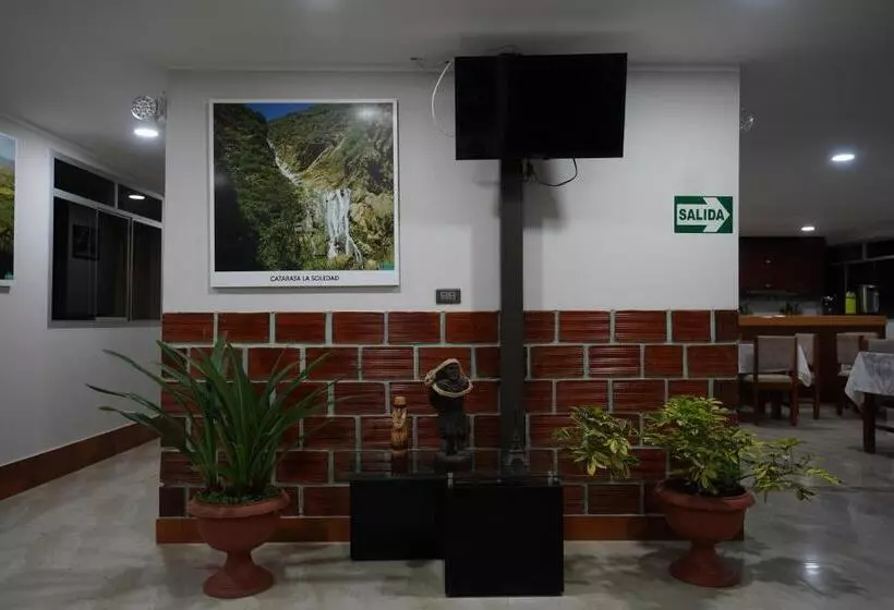 ユースホステル Anita Hostal