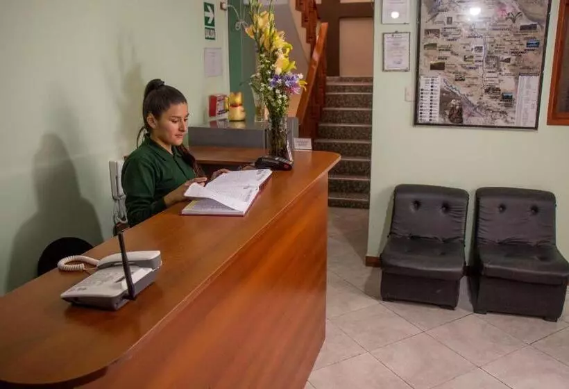 ユースホステル Anita Hostal