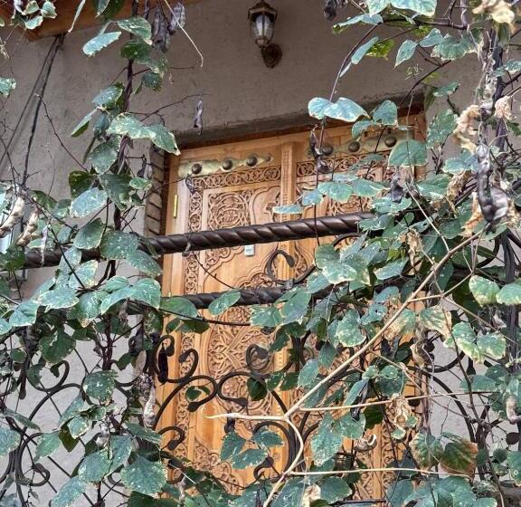 فندق Art House Boutique