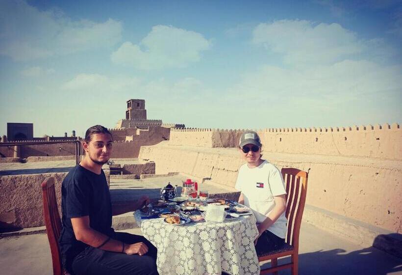 فندق Art House Boutique