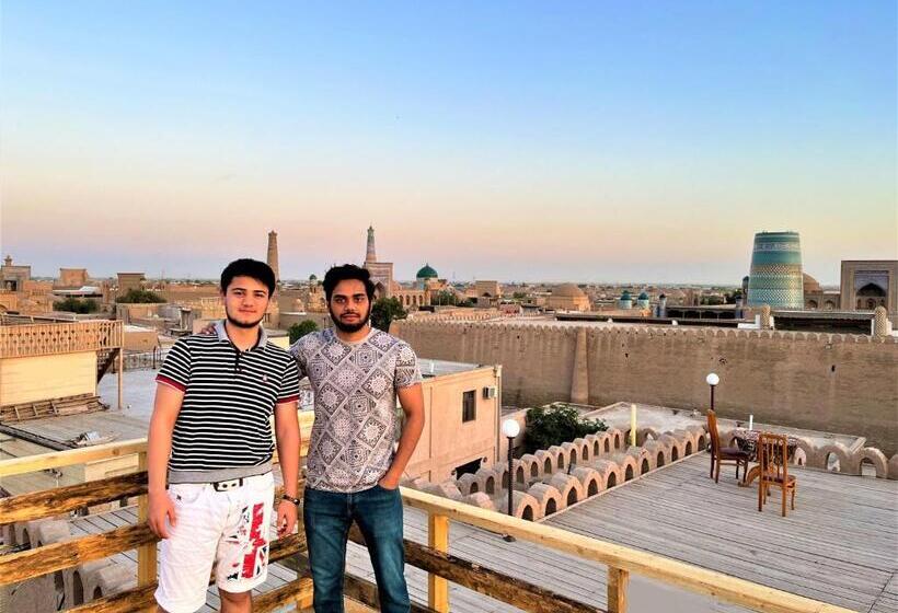 فندق Art House Boutique