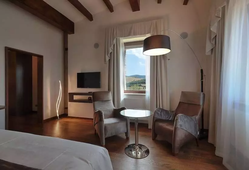 هتل Relais Val D'orcia