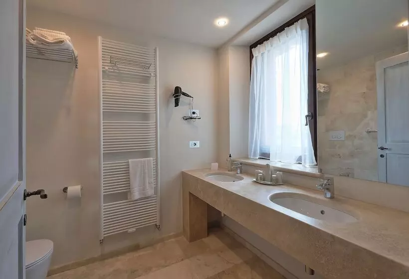 هتل Relais Val D'orcia