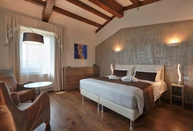 هتل Relais Val D'orcia