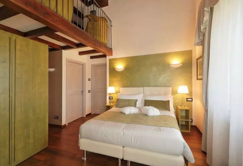 هتل Relais Val D'orcia
