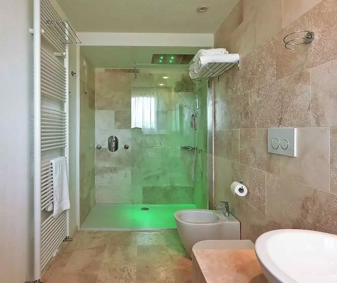 هتل Relais Val D'orcia