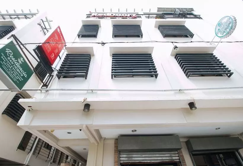 Hotelli Reddoorz Near Pasay Taft