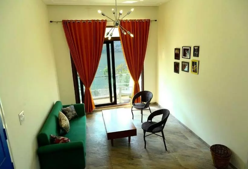Hotelli Sojourn By The Lake, Bhimtal