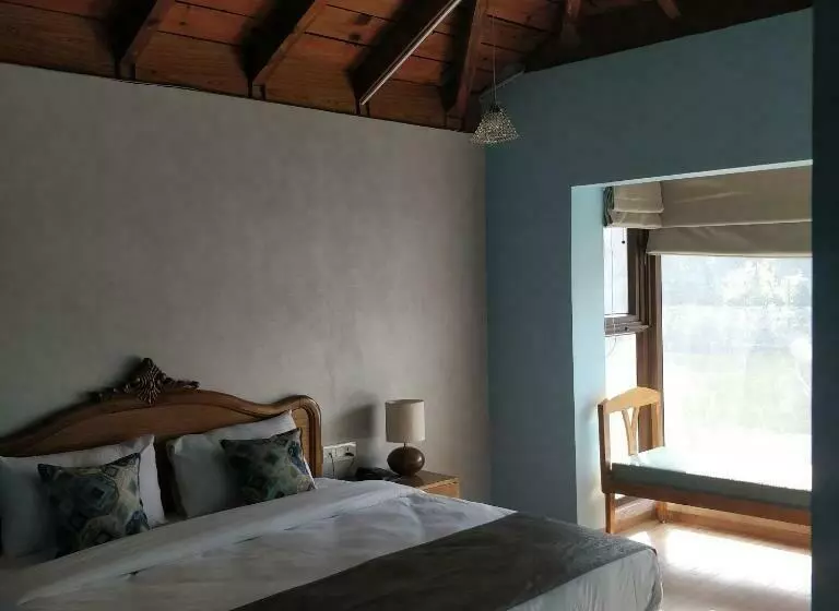 Hotelli Sojourn By The Lake, Bhimtal