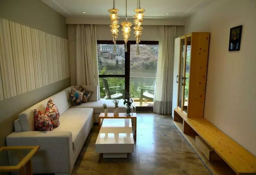 Hotelli Sojourn By The Lake, Bhimtal