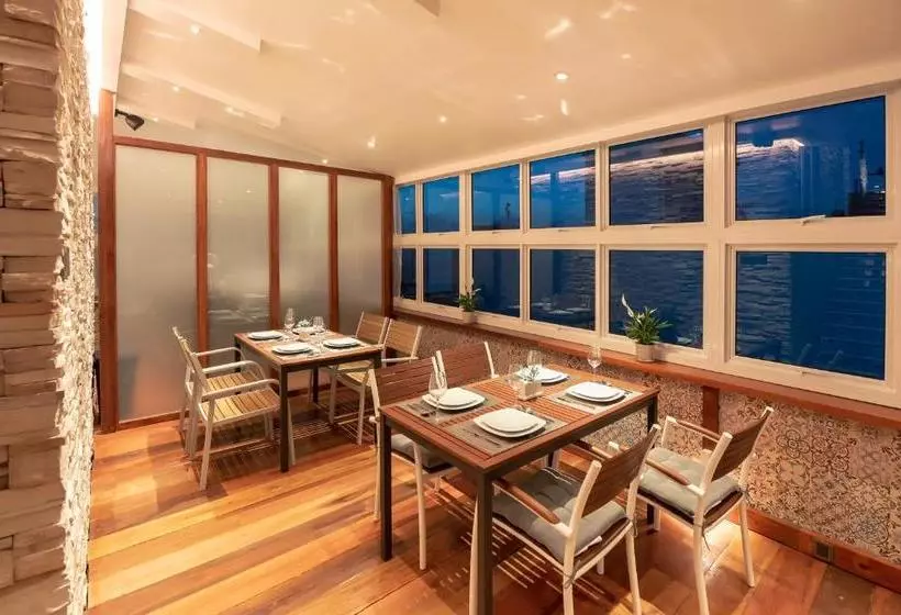 پانسیون Amina Residency