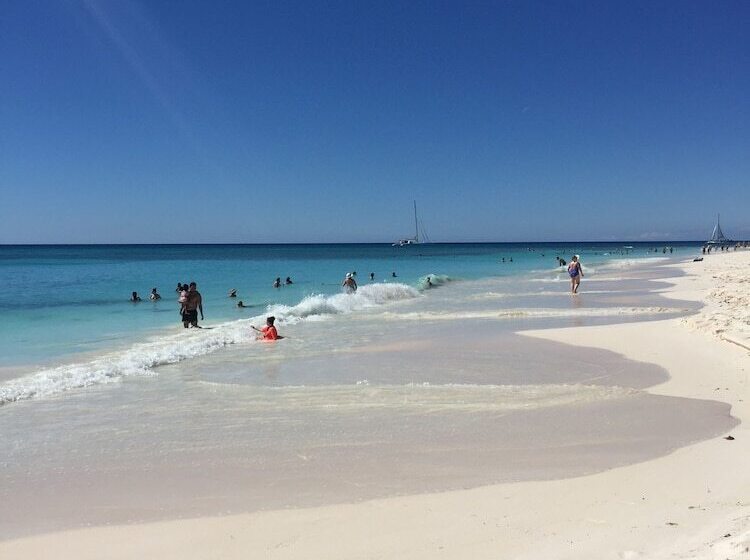 هتل Boutique Caribbean Revelation