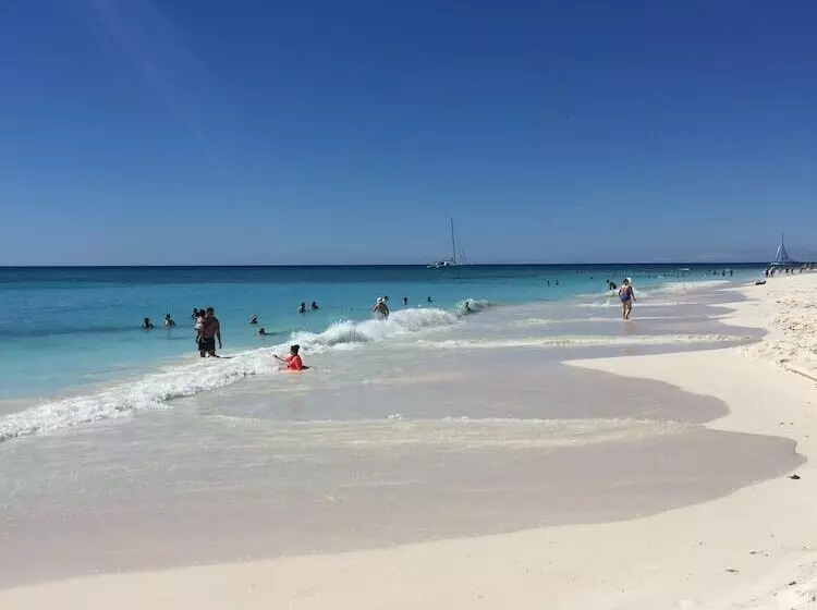 هتل Boutique Caribbean Revelation