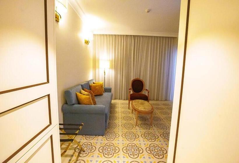 Hotel Edmond Rosh Pina