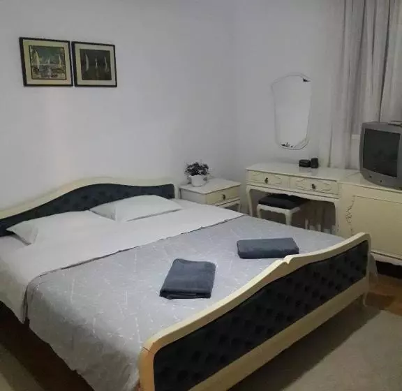 پانسیون Bochkar Guest House