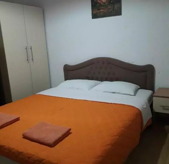 پانسیون Bochkar Guest House
