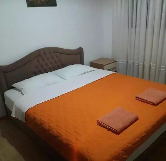 پانسیون Bochkar Guest House