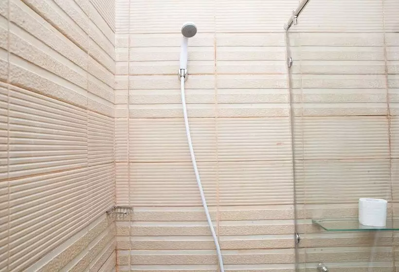 Majatalo Reddoorz Plus Near Pasundan University